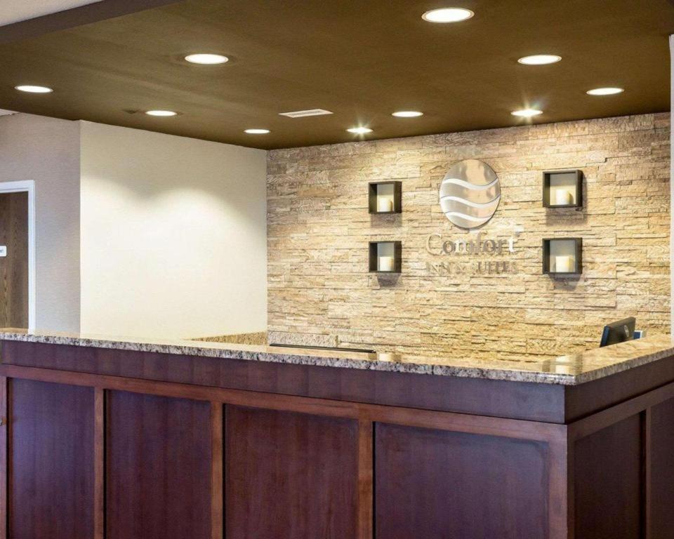 Comfort Inn & Suites Watford City Zewnętrze zdjęcie