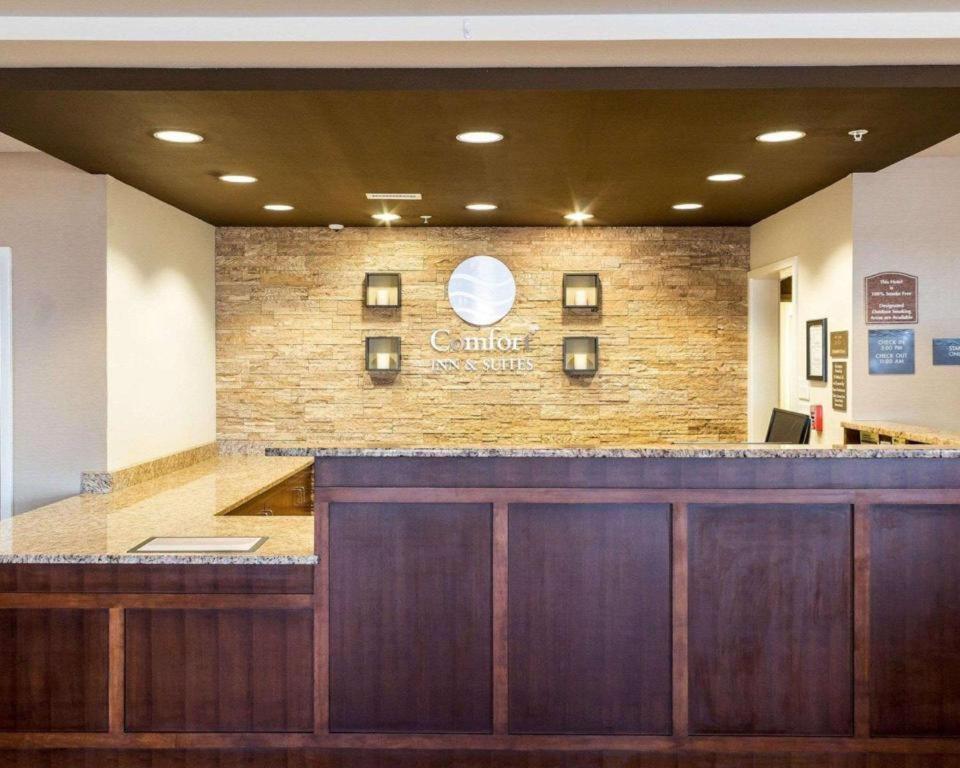 Comfort Inn & Suites Watford City Zewnętrze zdjęcie