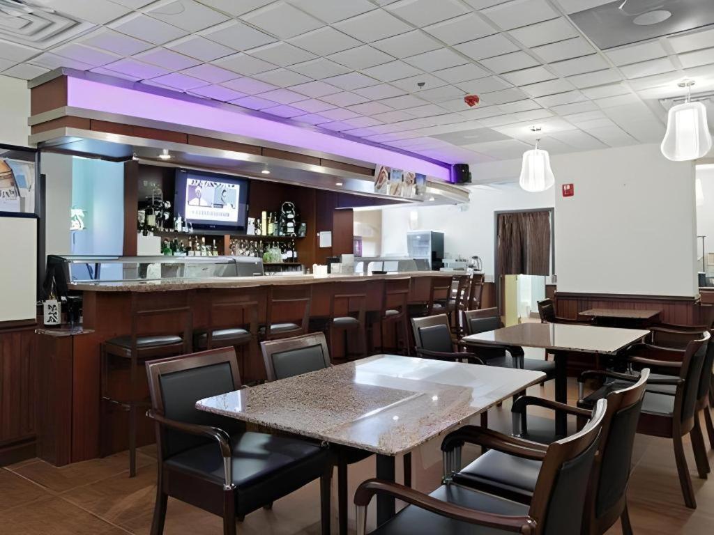 Comfort Inn & Suites Watford City Zewnętrze zdjęcie