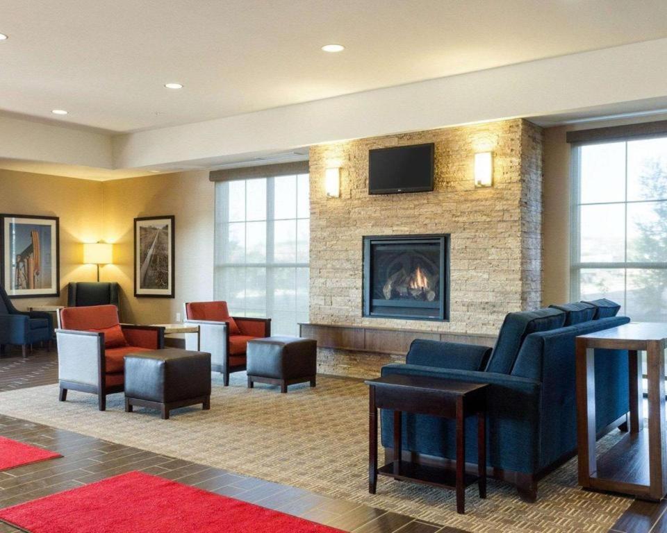 Comfort Inn & Suites Watford City Zewnętrze zdjęcie